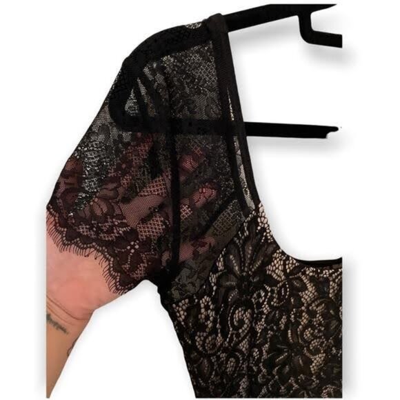 Express Lace Bodysuit - Picture 4 of 5